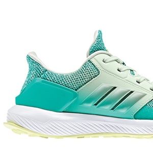 New in box Adidas size 6 kids